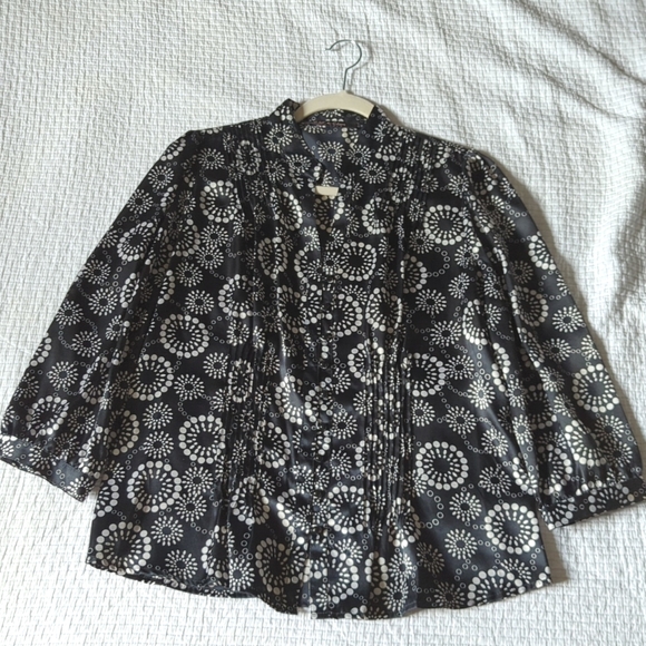Black & White Buttoned Blouse with Pattern, Ruching & Cute Button Detail - Picture 1 of 9